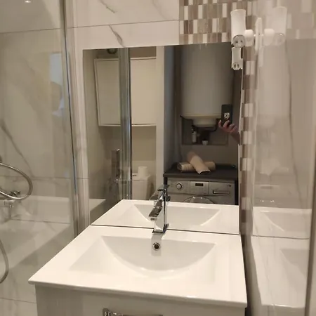 Le Pinedou Szálloda *