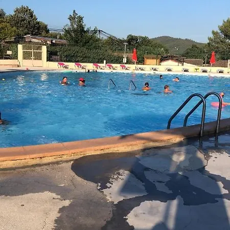 Hotel Le Pinedou La Crau